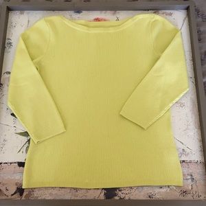 Cheery lime/yellow green sweater perfect for all seasons!  EUC